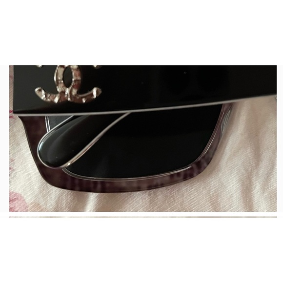AUTHENTIC CHANEL SUNGLASSES - Picture 10 of 10